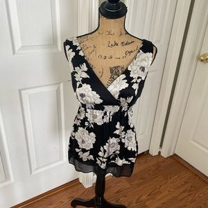 White House black market top.